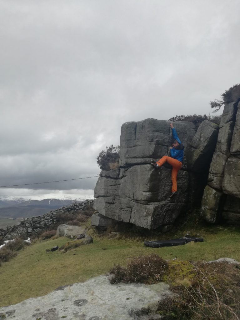 RESCONORIO (BOULDER). Bloque en Cantabria.